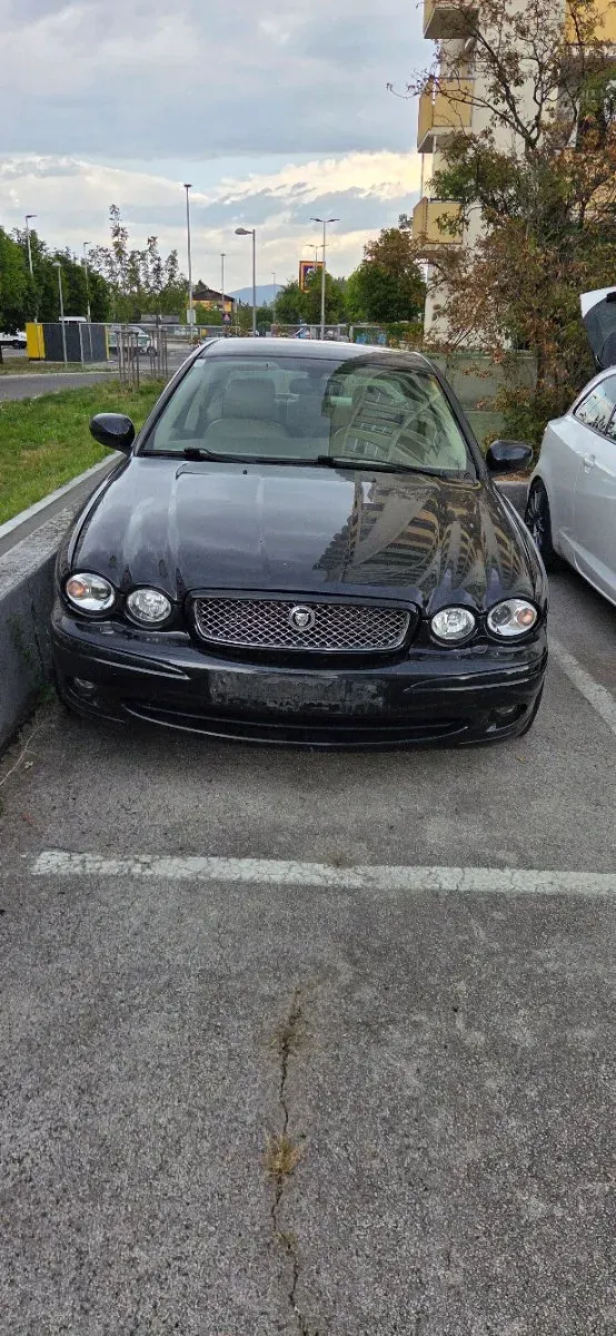 Jaguar X-Type