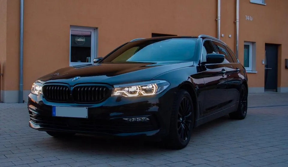 BMW G30