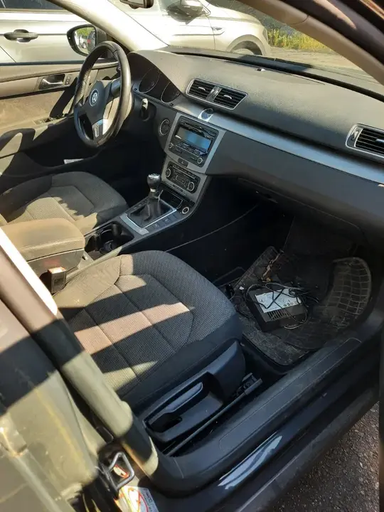 Volkswagen Passat 2011 photo 3