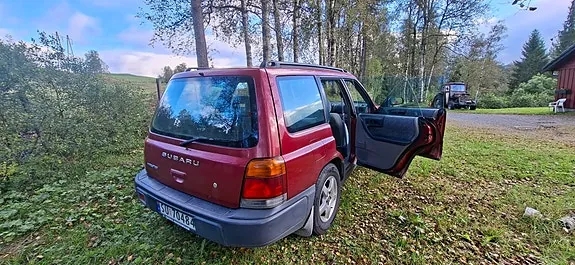 Subaru Forester 1998 photo 2