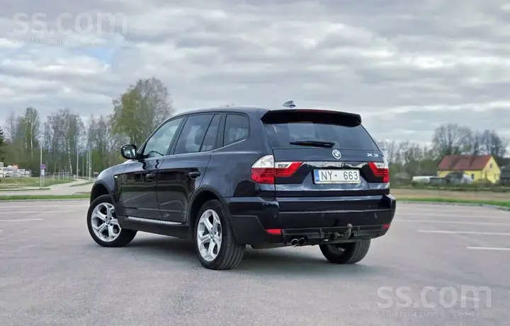 BMW X3 2010 photo 2
