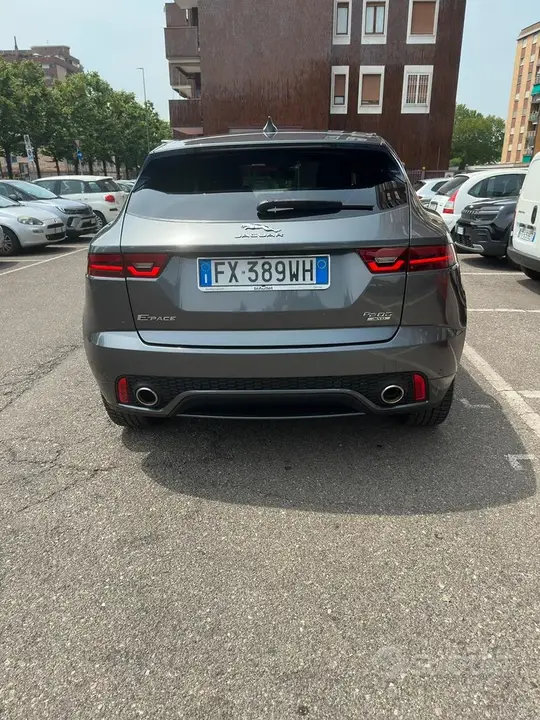 Jaguar E-Pace 2019 photo 3