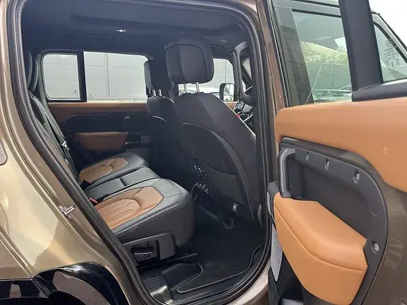 Land Rover Defender 130