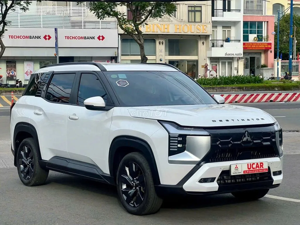 Mitsubishi Destinator