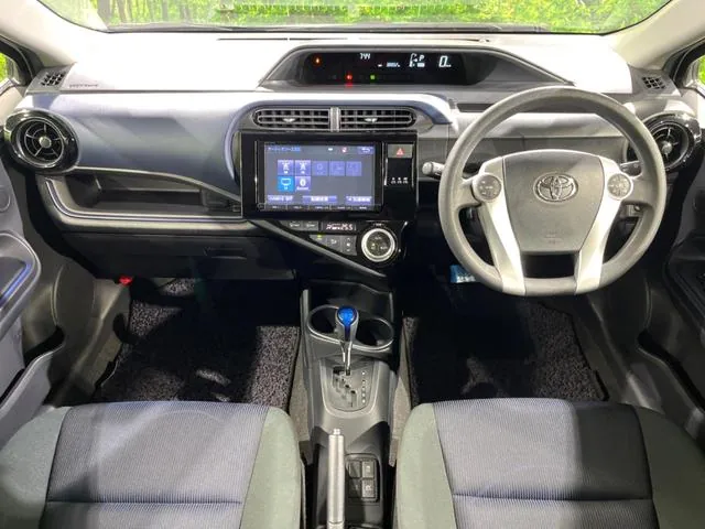 Toyota Aqua 2015 photo 2