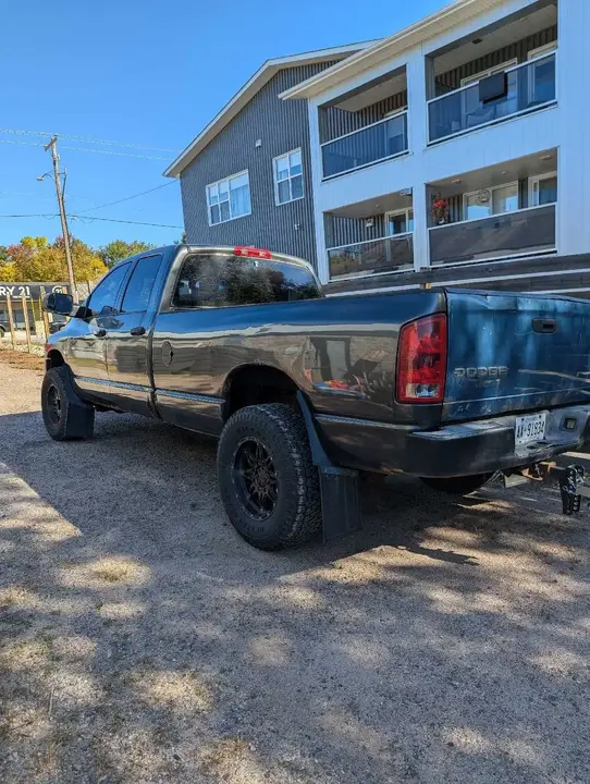 Dodge Ram 2500 2005 photo 2