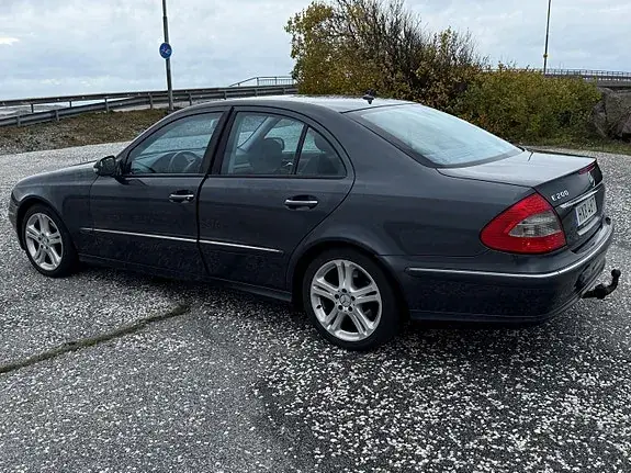 Mercedes-Benz E 200 2009 photo 4