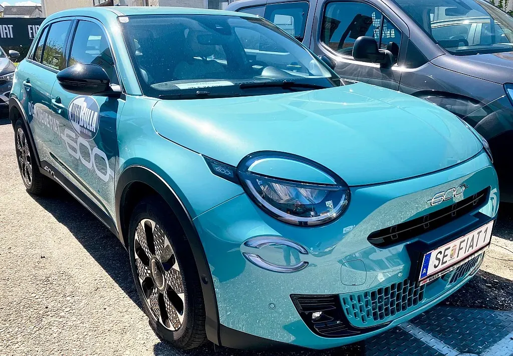 Fiat 600 Hybrid 2024 photo 2