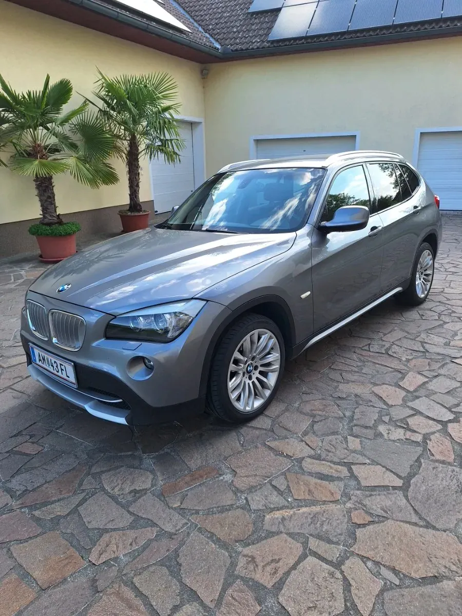 BMW X1 2011 photo 2