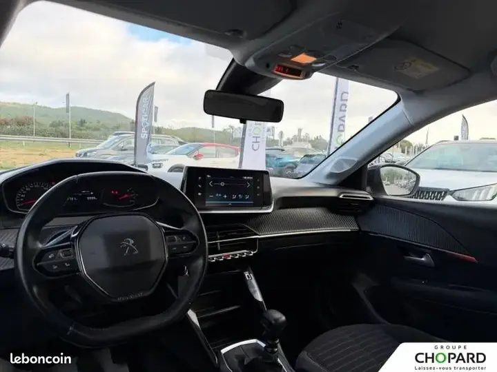 Peugeot 208 2022 photo 2