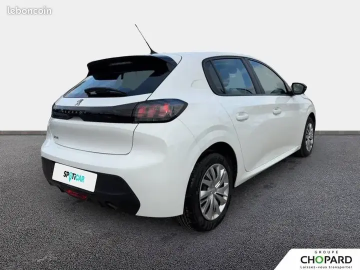 Peugeot 208 2022 photo 3