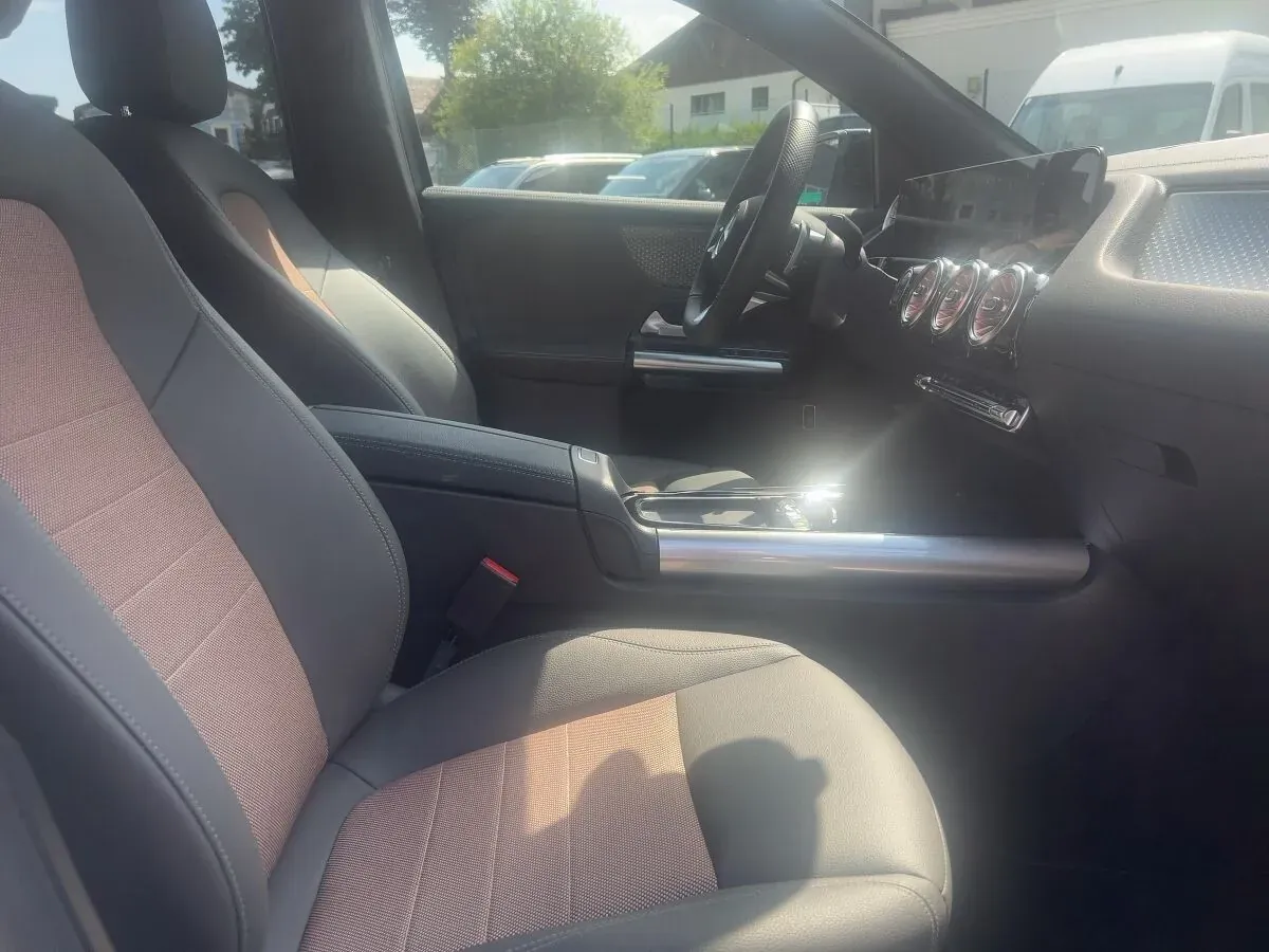 Mercedes-Benz Eqa 2025 photo 2