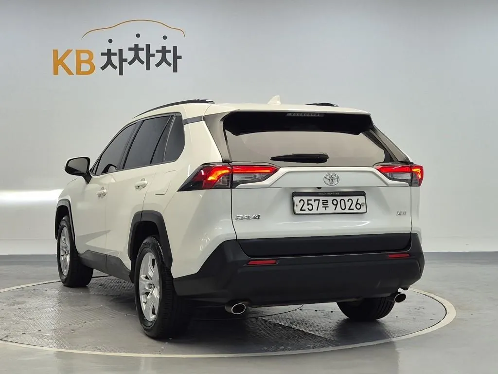 Toyota Rav4 2019 photo 2