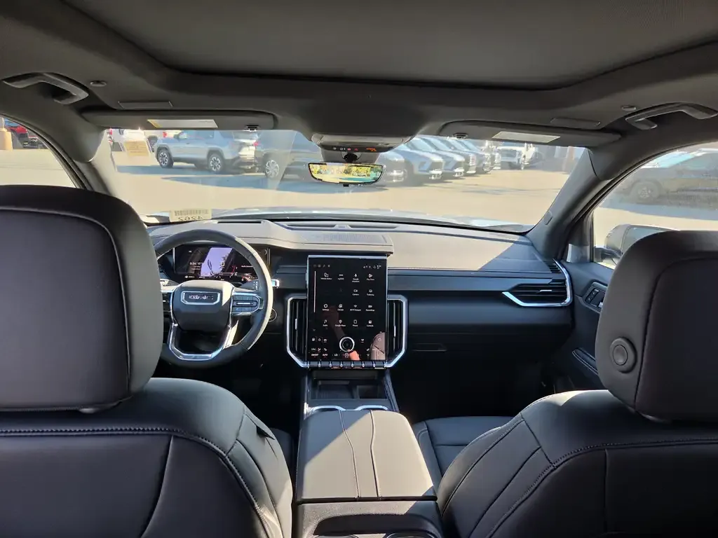 GMC Acadia 2027 photo 3