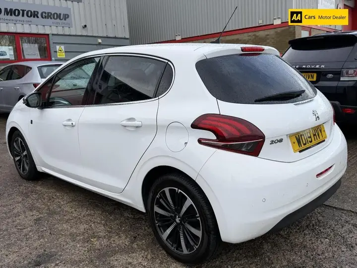 Peugeot 208 2019 photo 5