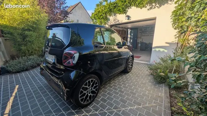 Smart Fortwo 2023 photo 3