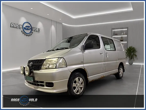 Toyota Hiace 2008 photo 2