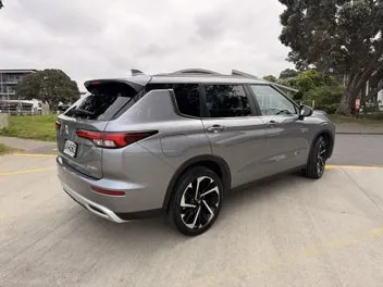 Mitsubishi Outlander 2023 photo 5