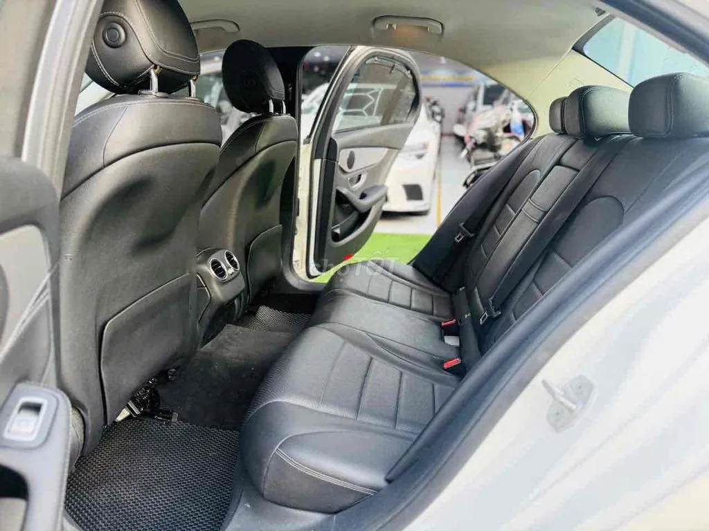 Mercedes-Benz C-Class 2015 photo 4