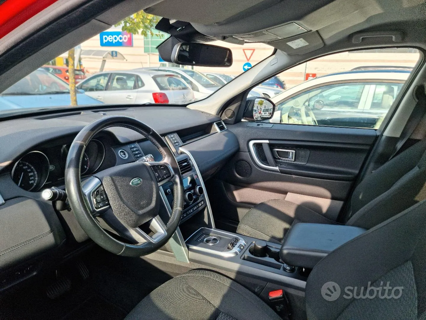Land Rover Discovery Sport 2017 photo 5