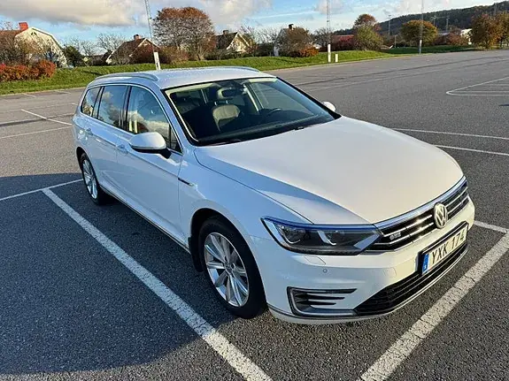 Volkswagen Passat 2018 photo 2