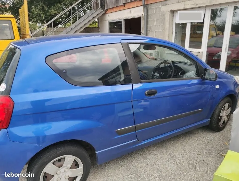 Chevrolet Aveo 2010 photo 2