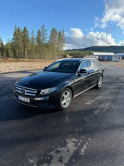 Mercedes-Benz E 220