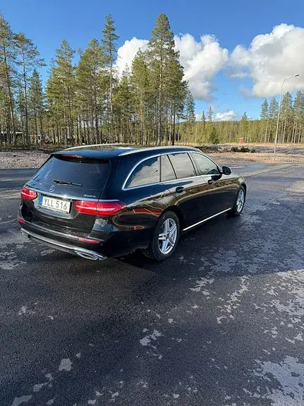 Mercedes-Benz E 220 2018 photo 3