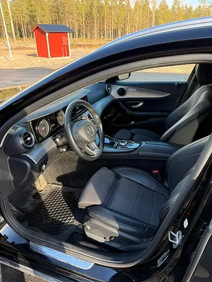 Mercedes-Benz E 220 2018 photo 5