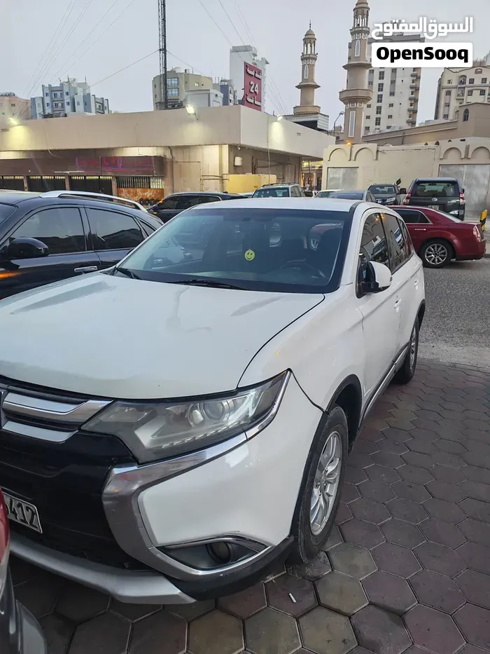 Mitsubishi Outlander 2017 photo 2