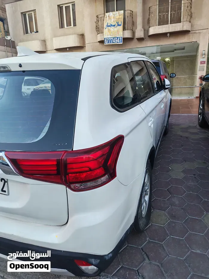 Mitsubishi Outlander 2017 photo 3