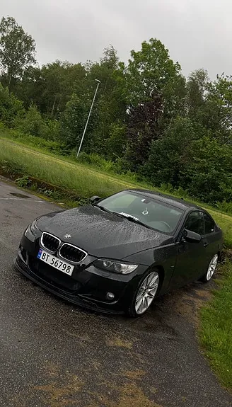 BMW 320I 2009 photo 2