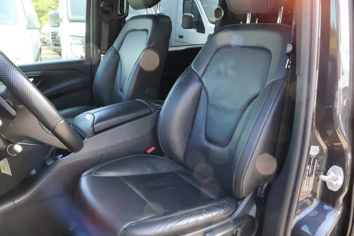 Mercedes-Benz V-Class 2023 photo 2