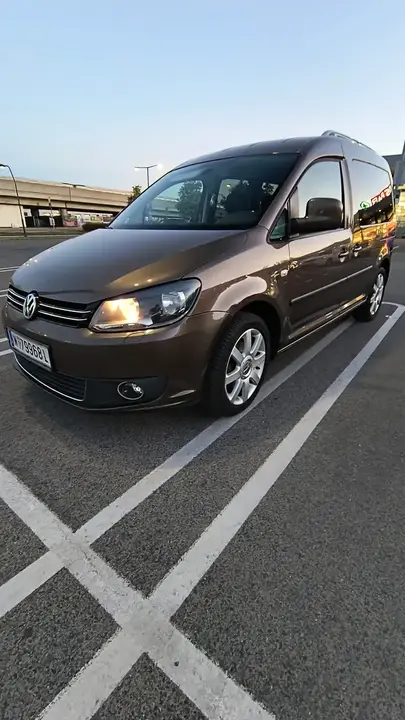 Volkswagen Caddy 2011 photo 2