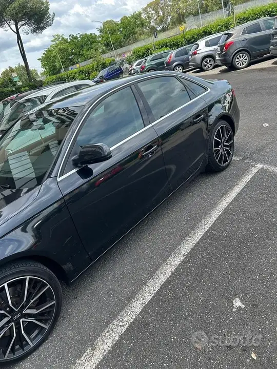 Audi A4 2011 photo 2