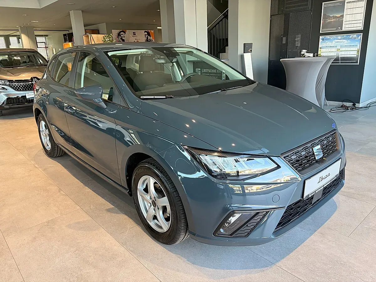Seat Ibiza 2025 photo 2