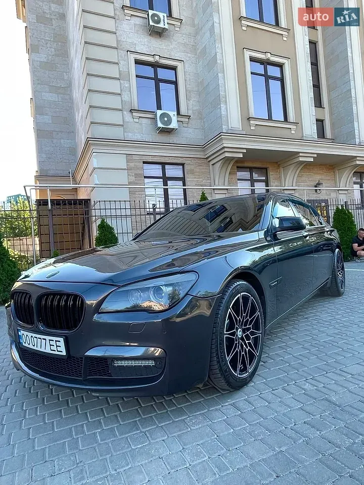 BMW 7 Series 2011 photo 4