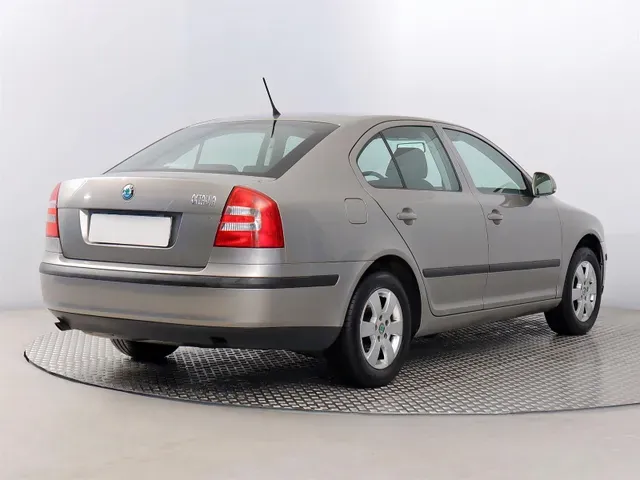 Skoda Octavia 2011 photo 3