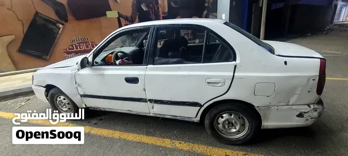 Hyundai Accent 2002 photo 4