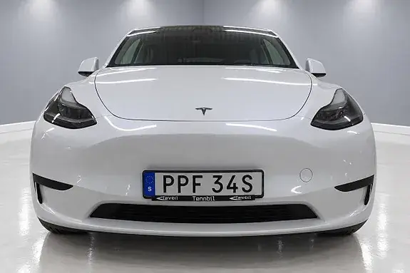 Tesla Model Y 2023 photo 2