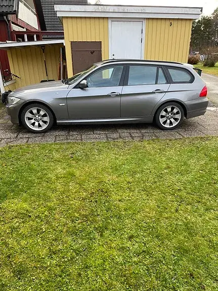 BMW 318I