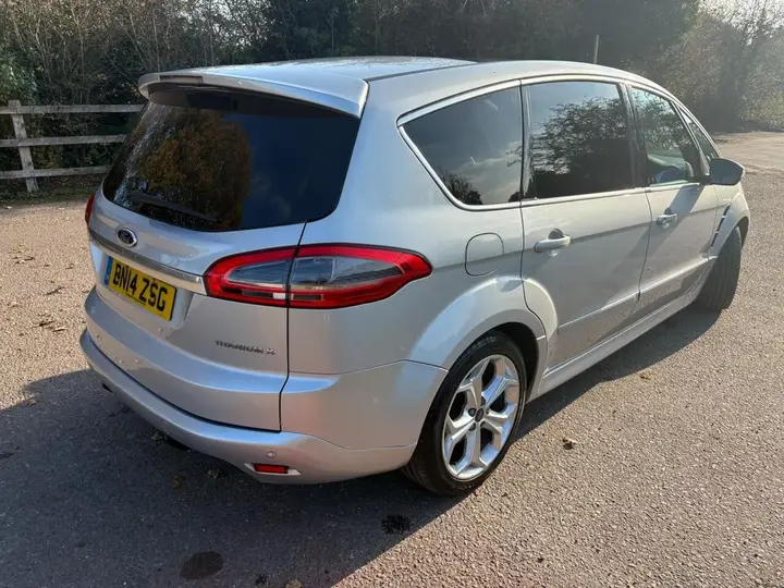 Ford S-Max 2014 photo 2
