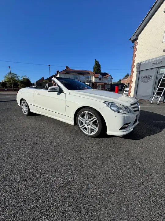 Mercedes-Benz E-Class 2012 photo 2