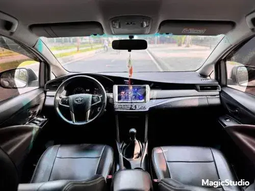 Toyota Innova 2022 photo 4