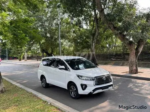 Toyota Innova 2022 photo 2