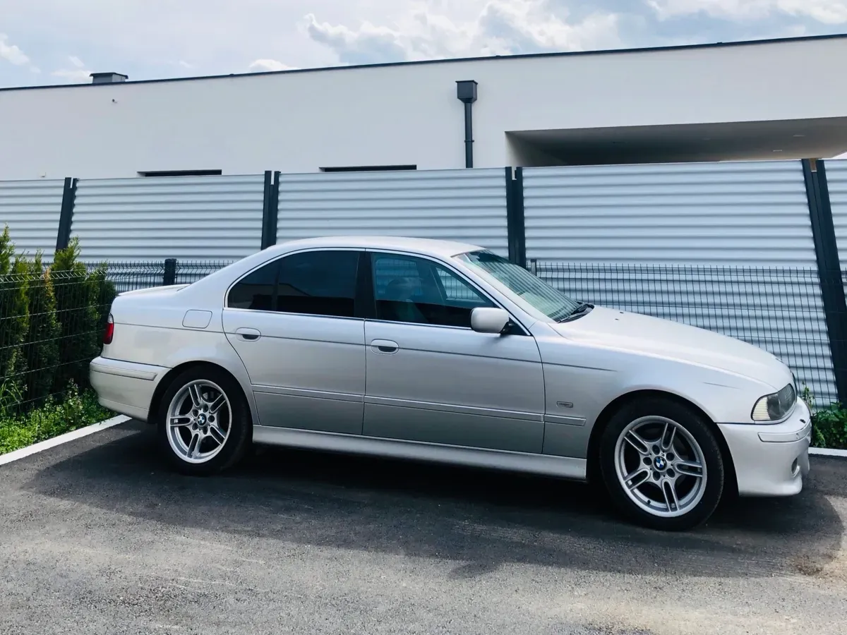 BMW 5 Series 2000 photo 2