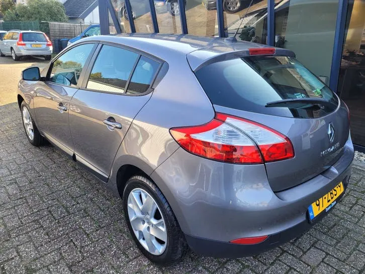 Renault Mégane 2012 photo 2