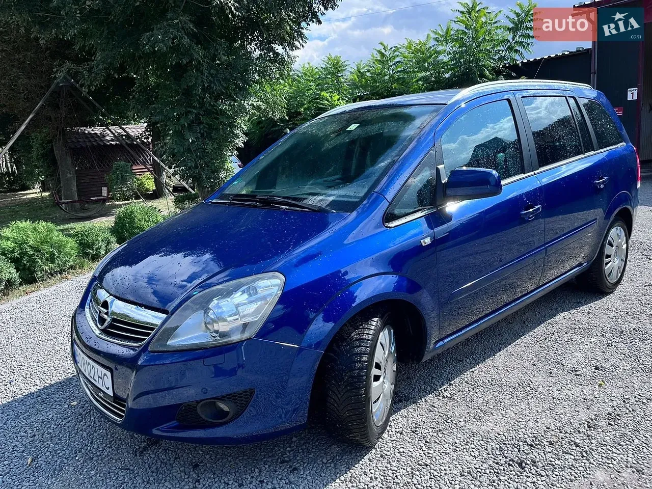 Opel Zafira 2010 photo 4