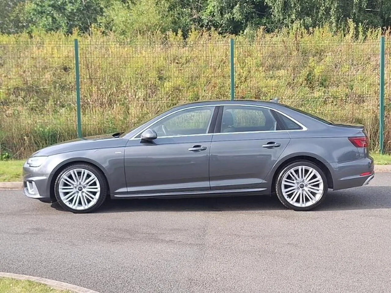 Audi A4 2019 photo 4