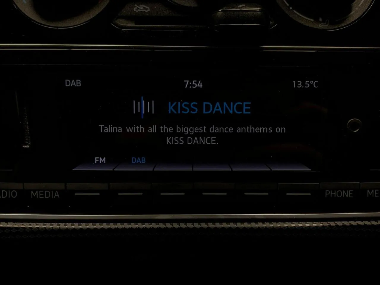 Volkswagen Up 2022 photo 5
